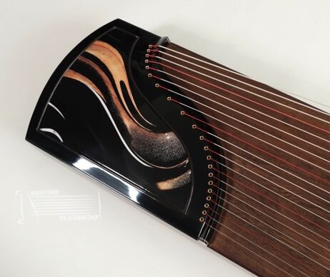 Zhuque (Scarlet Bird)  Guzheng "Colorful Wind" 朱雀牌古筝 "流风"