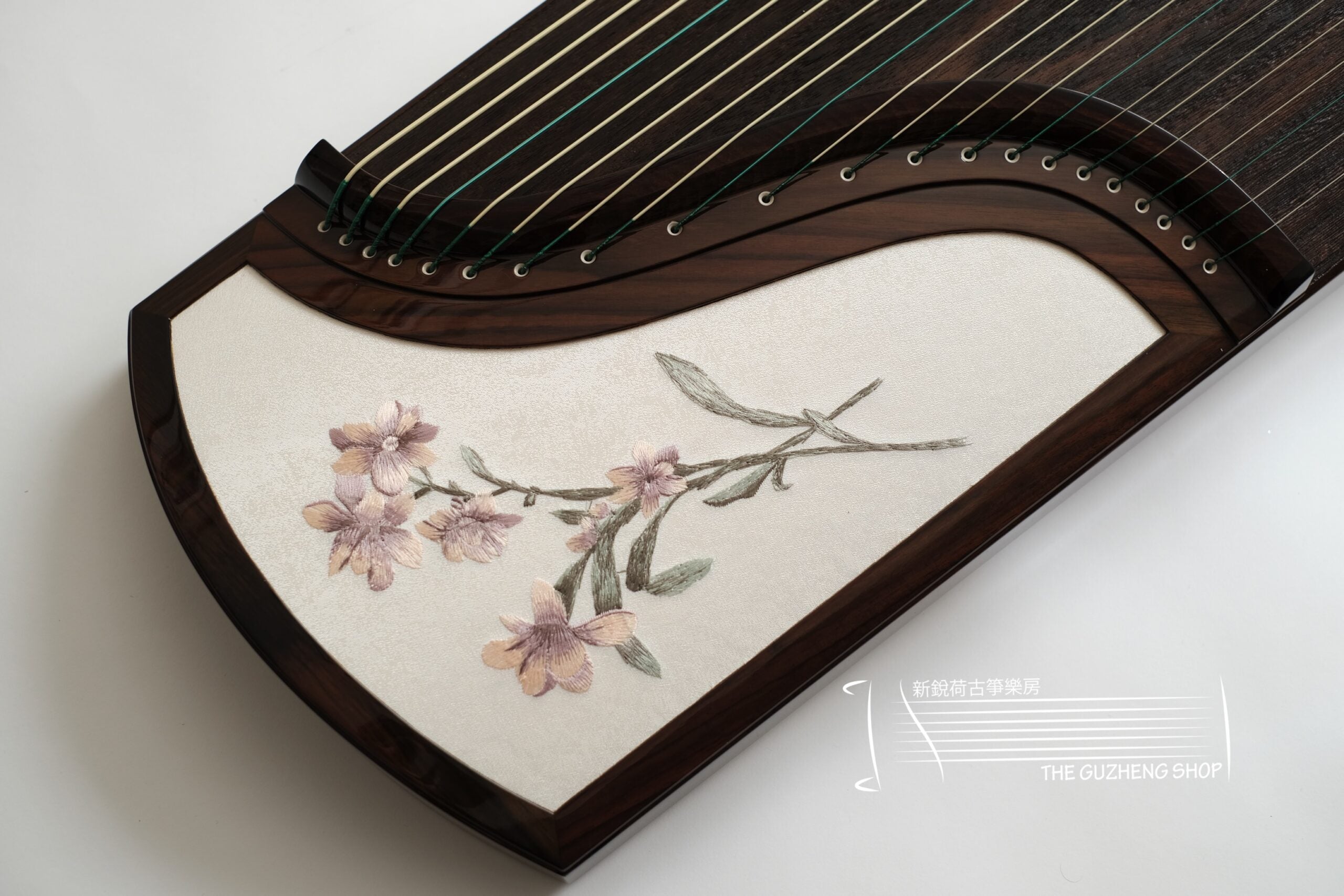Hai Tang Guo Yue Guzheng "White Orchard" 海棠國樂古箏“幽蘭“