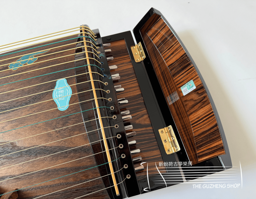 Painted Hai Tang Guo Yue “Small Liu Li" Guzheng 海棠國樂古箏 ”小琉璃“