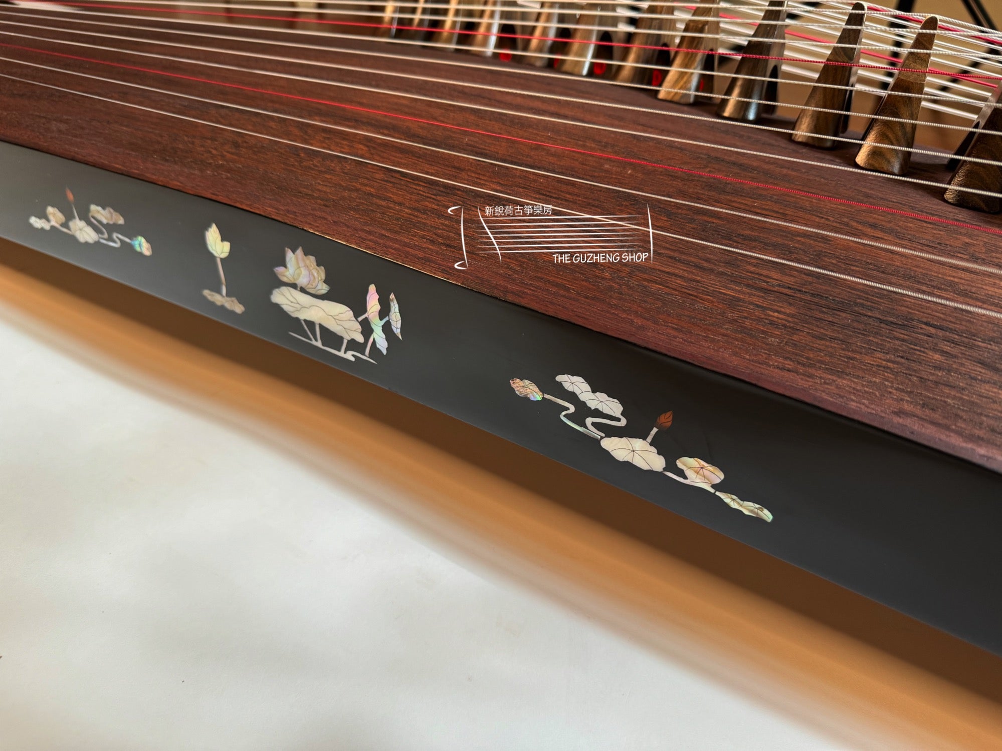 Zhuque 690A "Lotus Blossom" Guzheng 朱雀古筝690A"荷花“