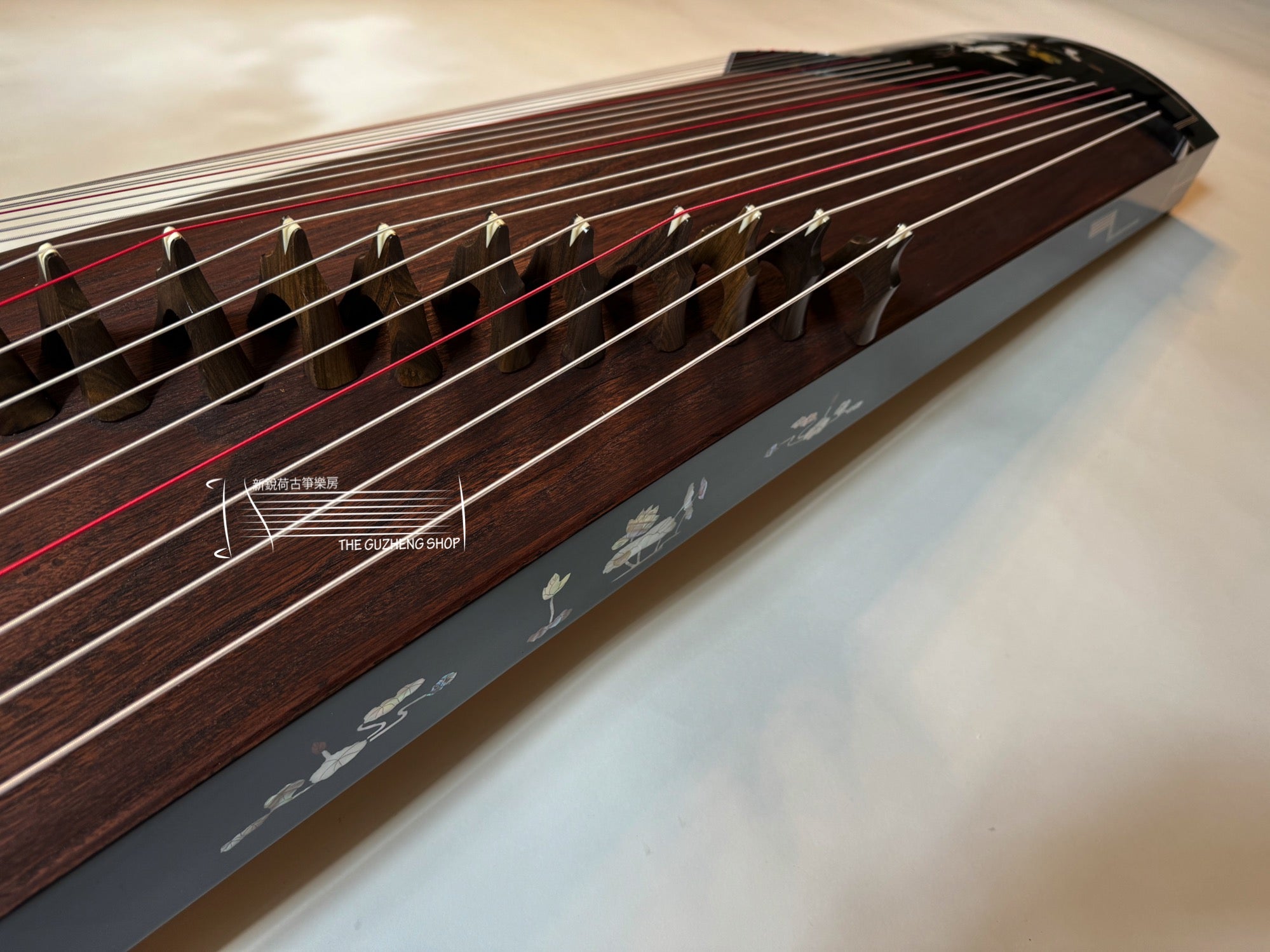 Zhuque 690A "Lotus Blossom" Guzheng 朱雀古筝690A"荷花“