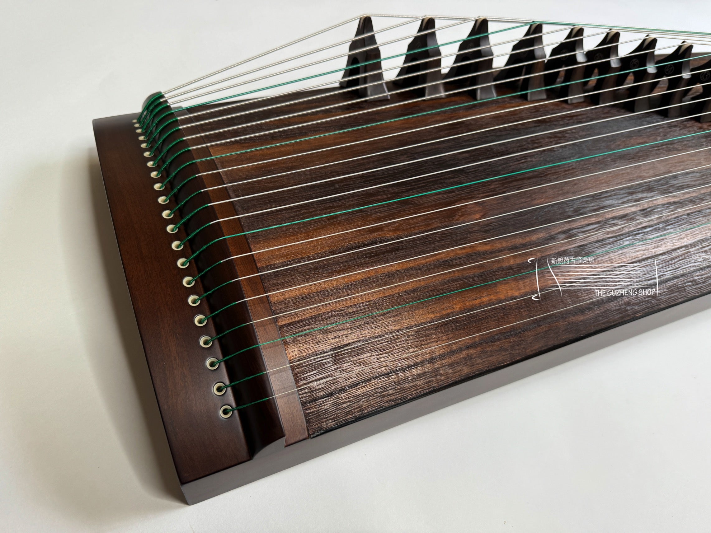Hai Tang Guo Yue “Petite Tang" 43" Travel-Size Guzheng  海棠國樂110cm旅行小古箏 ”小棠“