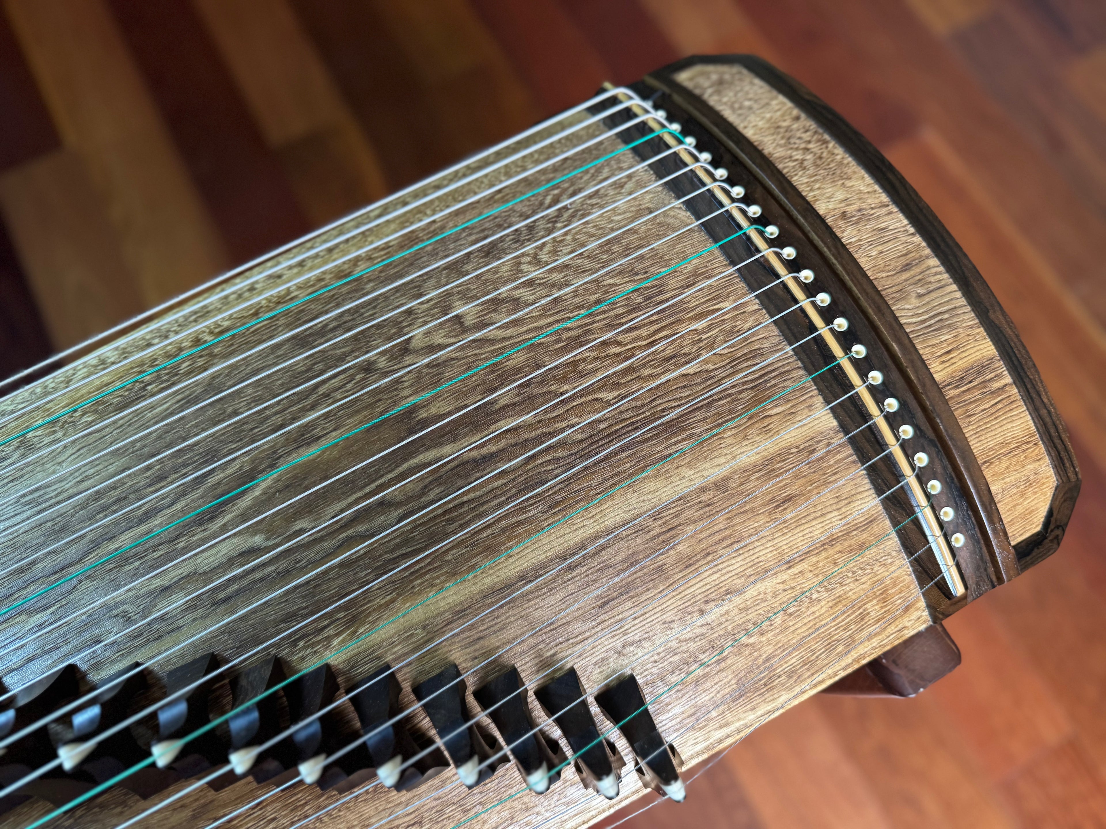 Jin Yun 130cm/51 inch Black Sandalwood Concert Grade Travel-Size Guzheng "Jin Xi" 金韵牌纯木130cm小古筝
