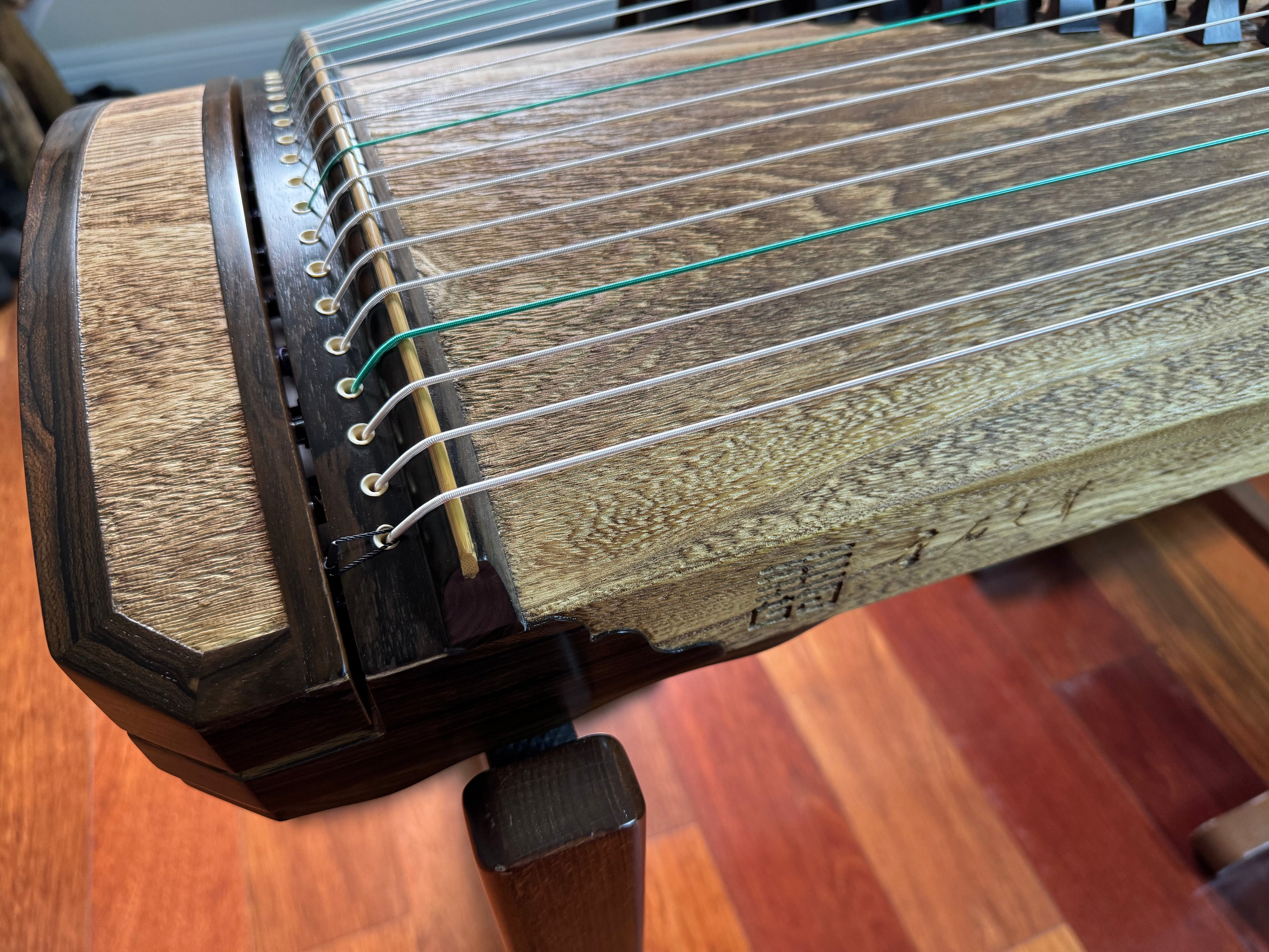 Jin Yun 130cm/51 inch Black Sandalwood Concert Grade Travel-Size Guzheng "Jin Xi" 金韵牌纯木130cm小古筝