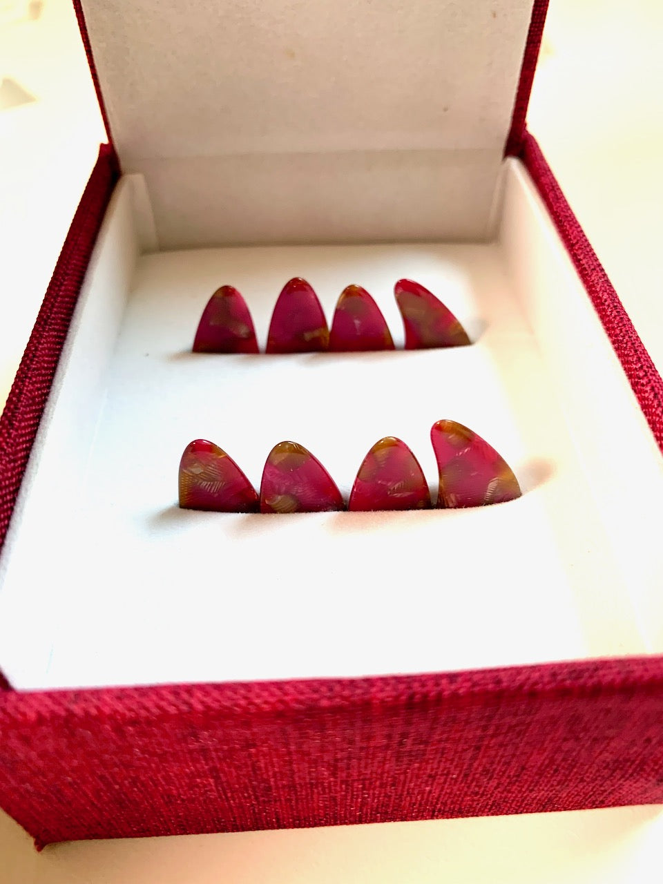 Colorful Guzheng Picks - Smooth and Medium Thick Multiple Color and Sizes 彩色中等厚度古箏指甲